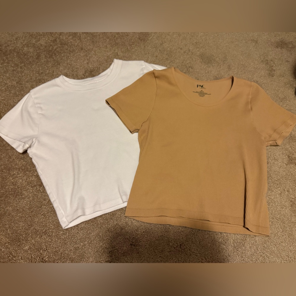 Bundle of cropped tee shirts (hollister and pacsun)